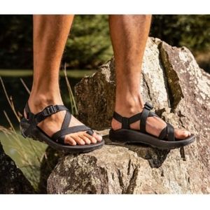 Men's Chacos strappy sandals - NWOT